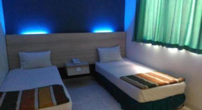 Kharisma Hotel Madiun Exterior foto