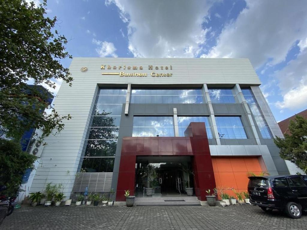 Kharisma Hotel Madiun Exterior foto