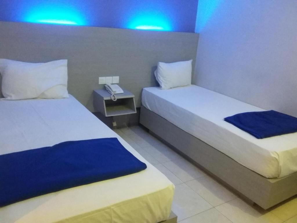 Kharisma Hotel Madiun Exterior foto